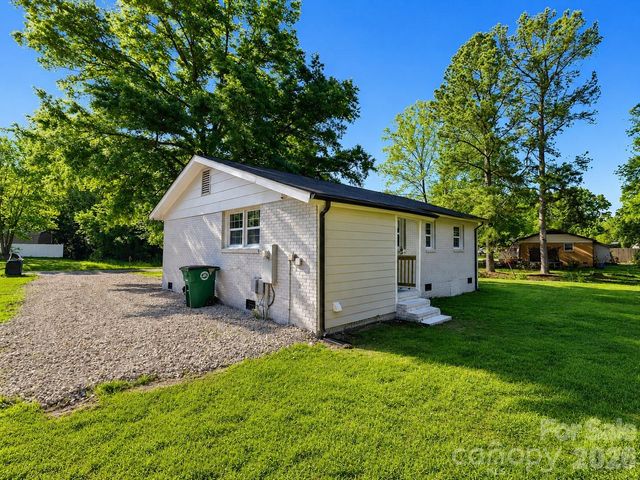 432 Springhill Drive, Matthews, NC 28104