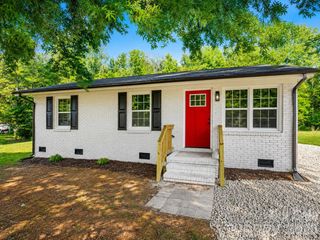 432 Springhill Drive, Matthews, NC 28104