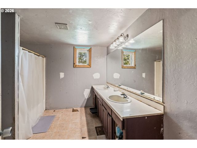 21542 HIGHWAY 126, Noti, OR 97461