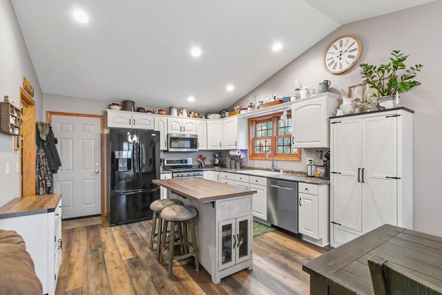 514 Montesian Court, Monticello, WI 53570