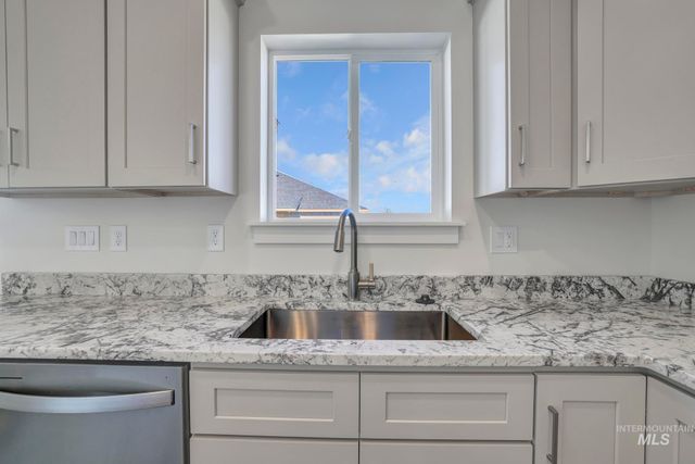 2003 Regan St, Jerome, ID 83338