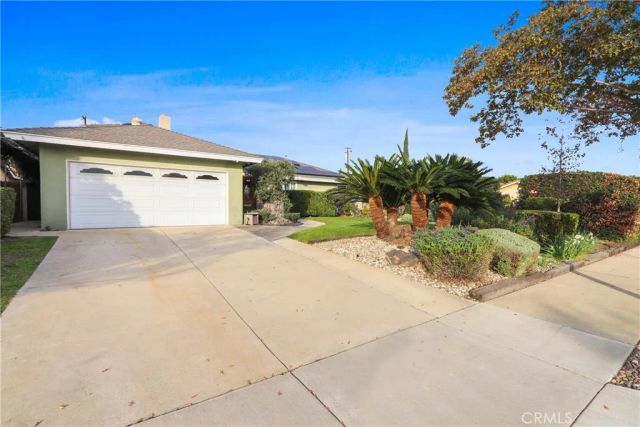 946 W La Deney, Ontario, CA 91762