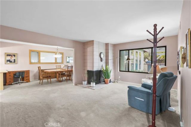 946 W La Deney, Ontario, CA 91762