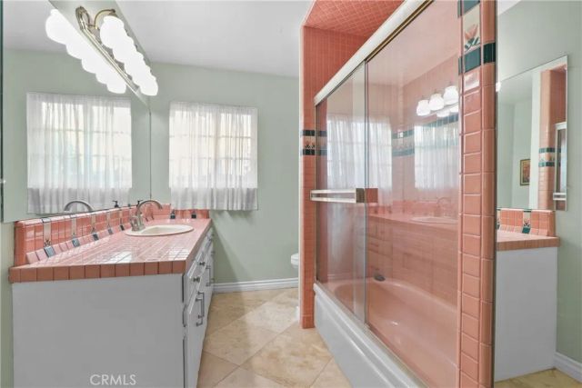 946 W La Deney, Ontario, CA 91762