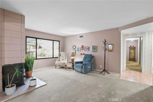 946 W La Deney, Ontario, CA 91762