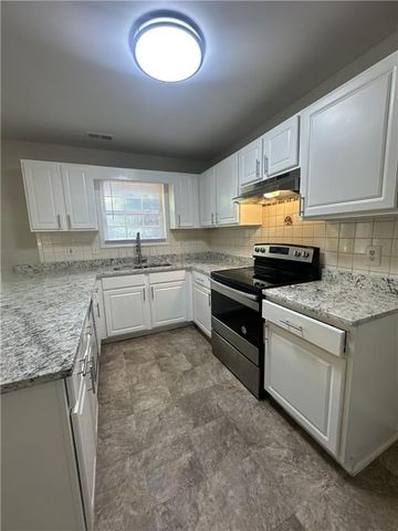 1975 Hallow Trace Way, Norcross, GA 30071