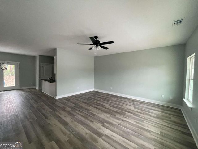 307 Mclean Street, Claxton, GA 30417