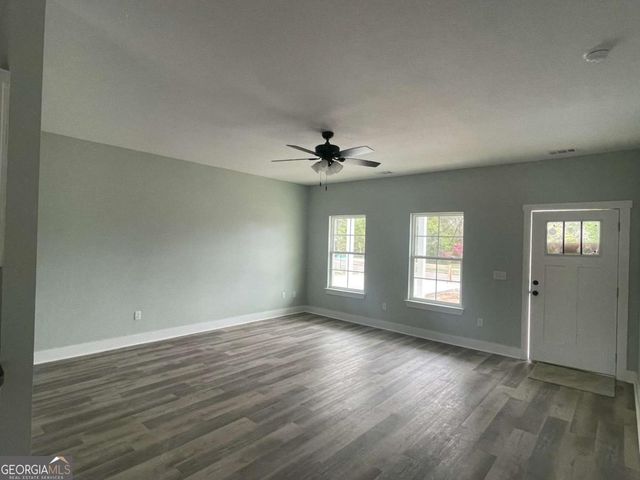 307 Mclean Street, Claxton, GA 30417