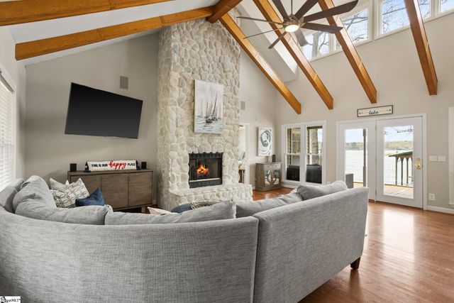 351 Ridgewood Drive, Waterloo, SC 29384