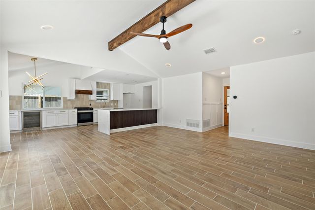 1111 Spearson LN, Austin, TX 78745