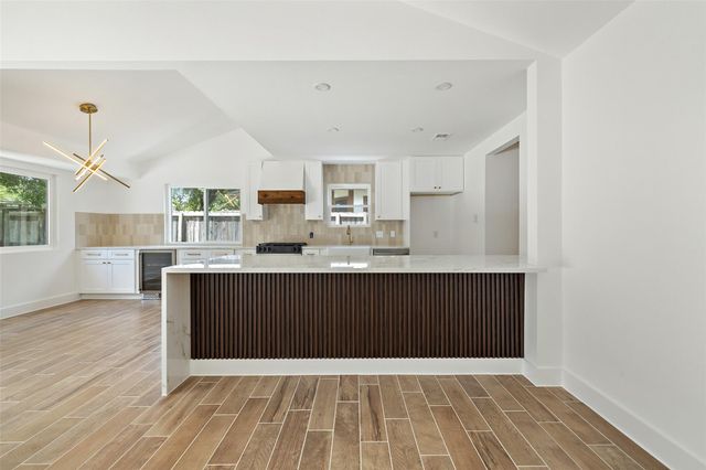 1111 Spearson LN, Austin, TX 78745