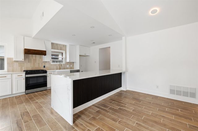 1111 Spearson LN, Austin, TX 78745