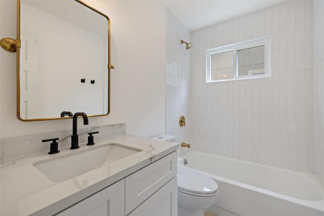 1111 Spearson LN, Austin, TX 78745
