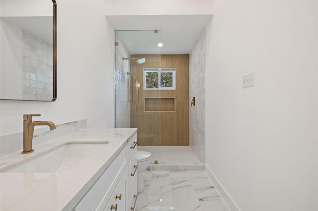 1111 Spearson LN, Austin, TX 78745