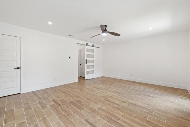 1111 Spearson LN, Austin, TX 78745