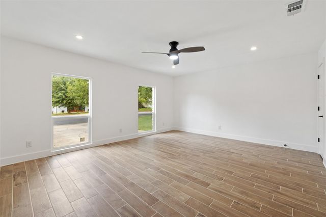 1111 Spearson LN, Austin, TX 78745