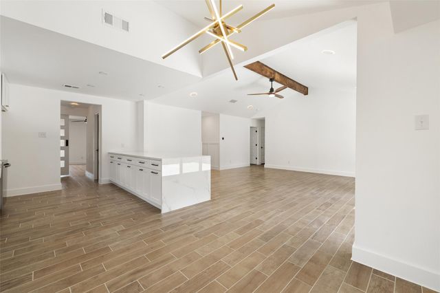 1111 Spearson LN, Austin, TX 78745