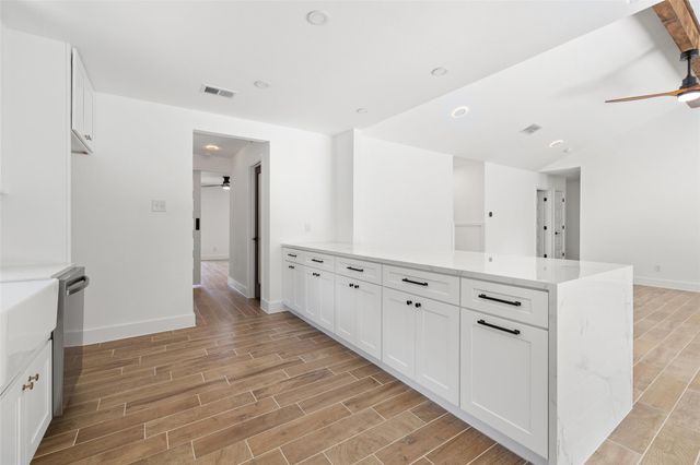 1111 Spearson LN, Austin, TX 78745