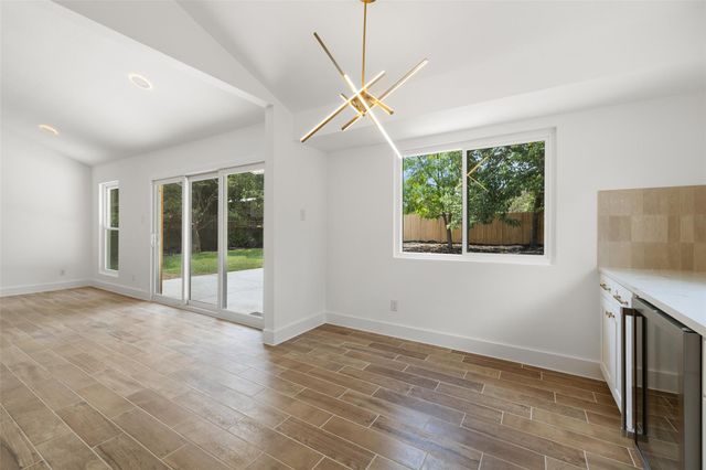 1111 Spearson LN, Austin, TX 78745