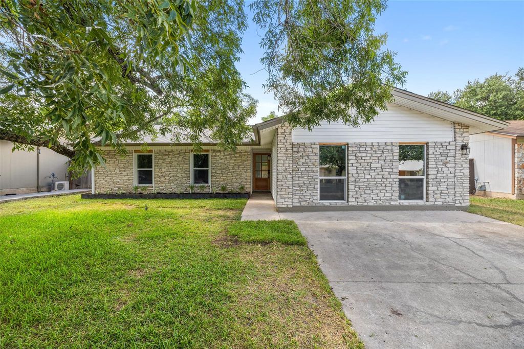 1111 Spearson LN, Austin, TX 78745