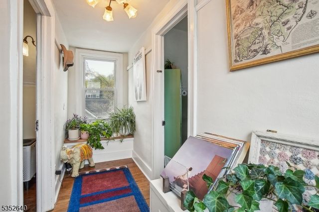 61 S Passaic Ave, Chatham Boro, NJ 07928