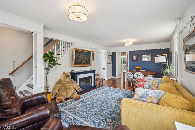 61 S Passaic Ave, Chatham Boro, NJ 07928