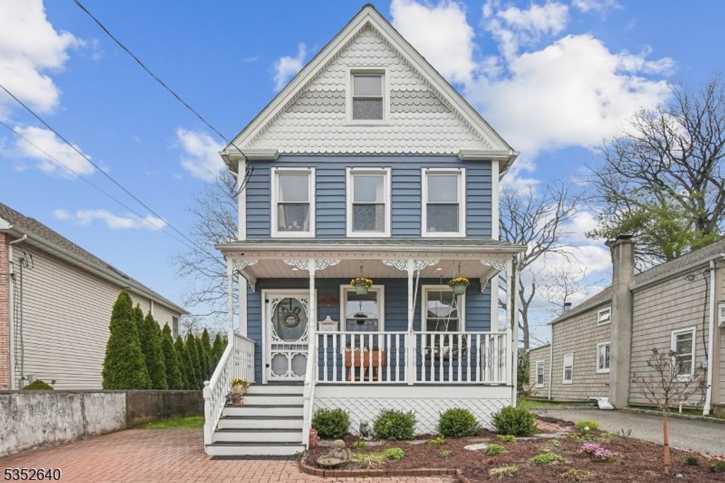 61 S Passaic Ave, Chatham Boro, NJ 07928