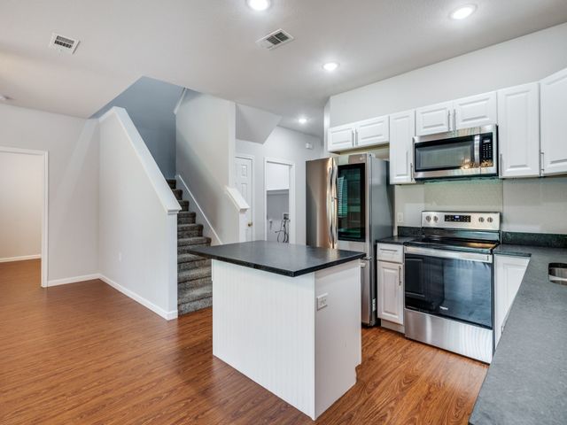751 Pipeline Court A2, Hurst, TX 76053