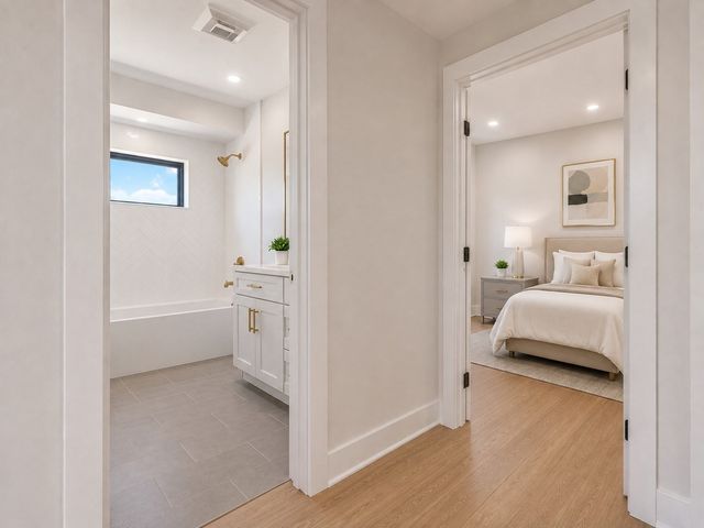 820 Hyde Park Ave. PH3, Boston, MA 02136