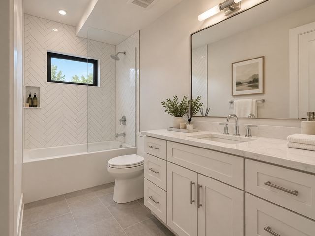 820 Hyde Park Ave. PH3, Boston, MA 02136