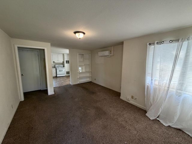 618 Santiago Ave, Sacramento, CA 95815