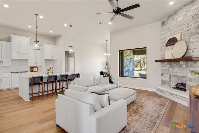 11006 Eagle Walk Boulevard, Salado, TX 76571