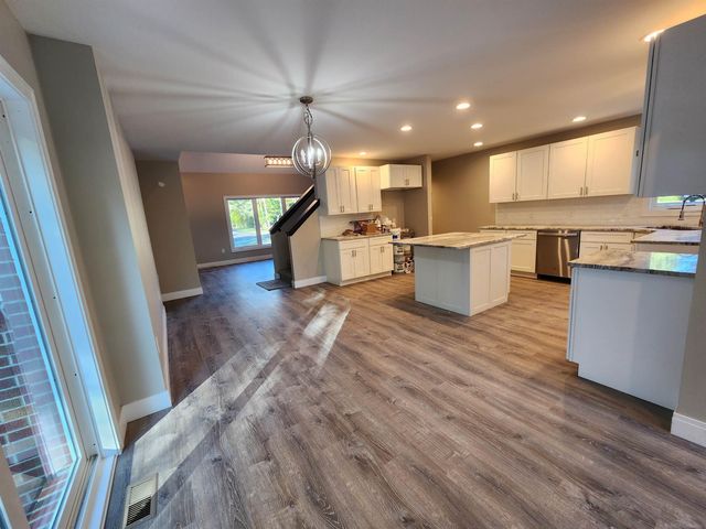 28430 Ranchwood Drive, Southfield, MI 48076
