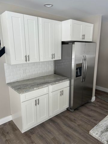 28430 Ranchwood Drive, Southfield, MI 48076