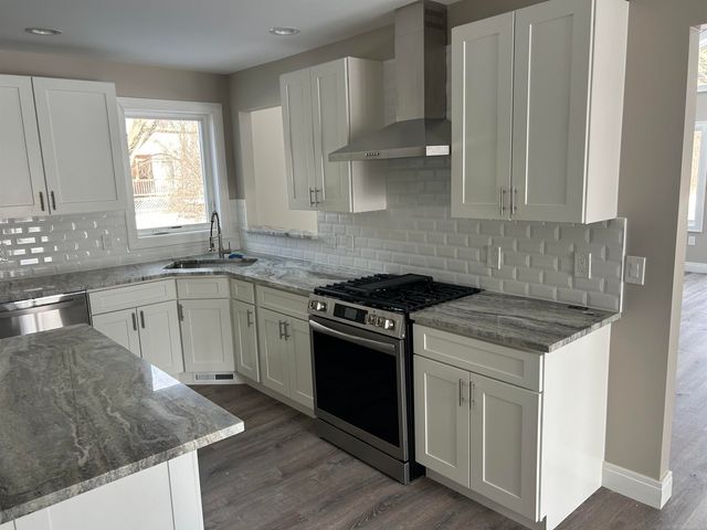 28430 Ranchwood Drive, Southfield, MI 48076