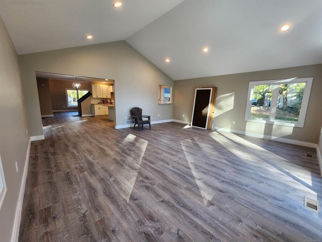 28430 Ranchwood Drive, Southfield, MI 48076