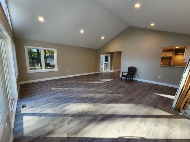 28430 Ranchwood Drive, Southfield, MI 48076