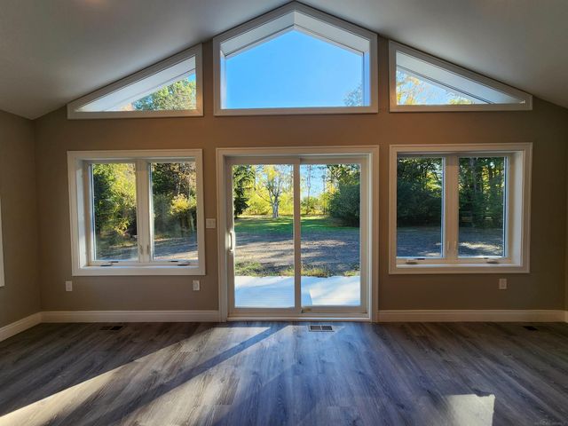 28430 Ranchwood Drive, Southfield, MI 48076
