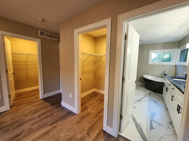 28430 Ranchwood Drive, Southfield, MI 48076
