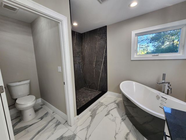 28430 Ranchwood Drive, Southfield, MI 48076