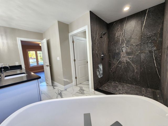 28430 Ranchwood Drive, Southfield, MI 48076