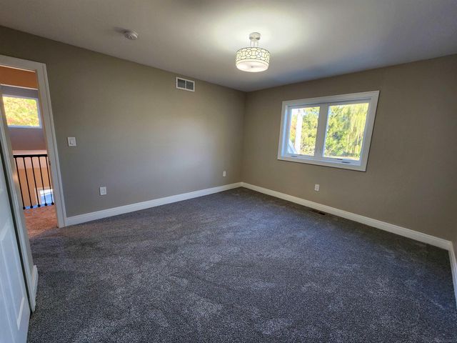 28430 Ranchwood Drive, Southfield, MI 48076