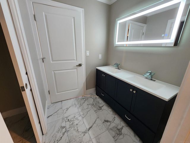 28430 Ranchwood Drive, Southfield, MI 48076