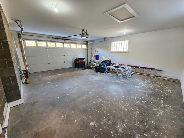 28430 Ranchwood Drive, Southfield, MI 48076