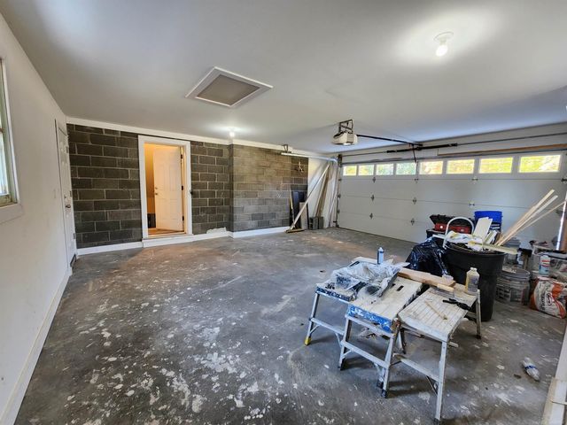 28430 Ranchwood Drive, Southfield, MI 48076