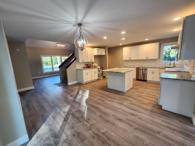 28430 Ranchwood Drive, Southfield, MI 48076