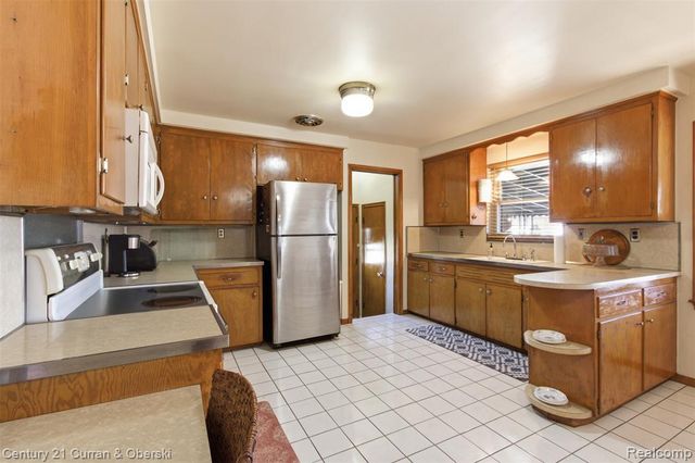 26780 Crystal Avenue, Warren, MI 48091