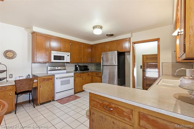 26780 Crystal Avenue, Warren, MI 48091