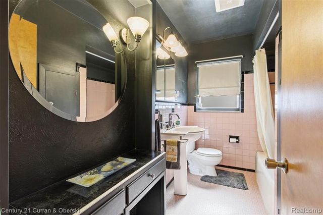 26780 Crystal Avenue, Warren, MI 48091