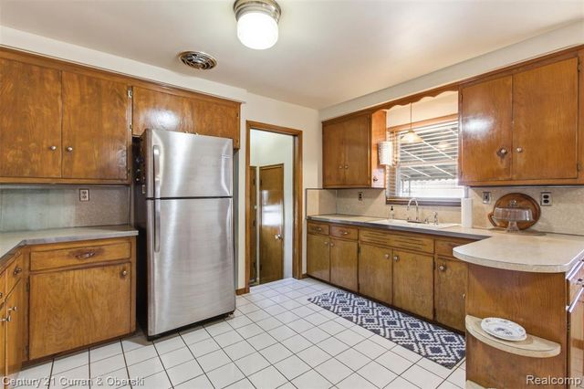 26780 Crystal Avenue, Warren, MI 48091